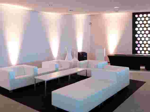 Lounge und Beleuchtung mieten