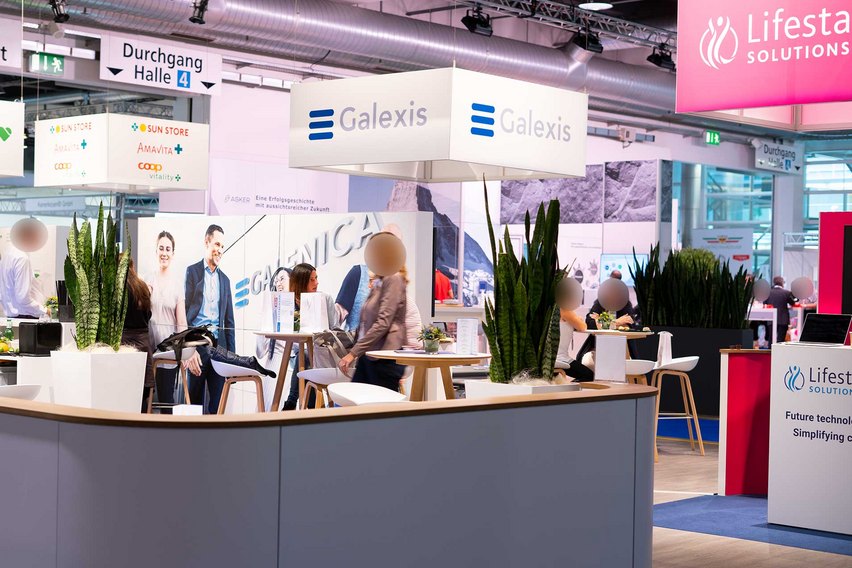 Bei einem Inselstand soll die Durchsicht aufrechterhalten werden. 