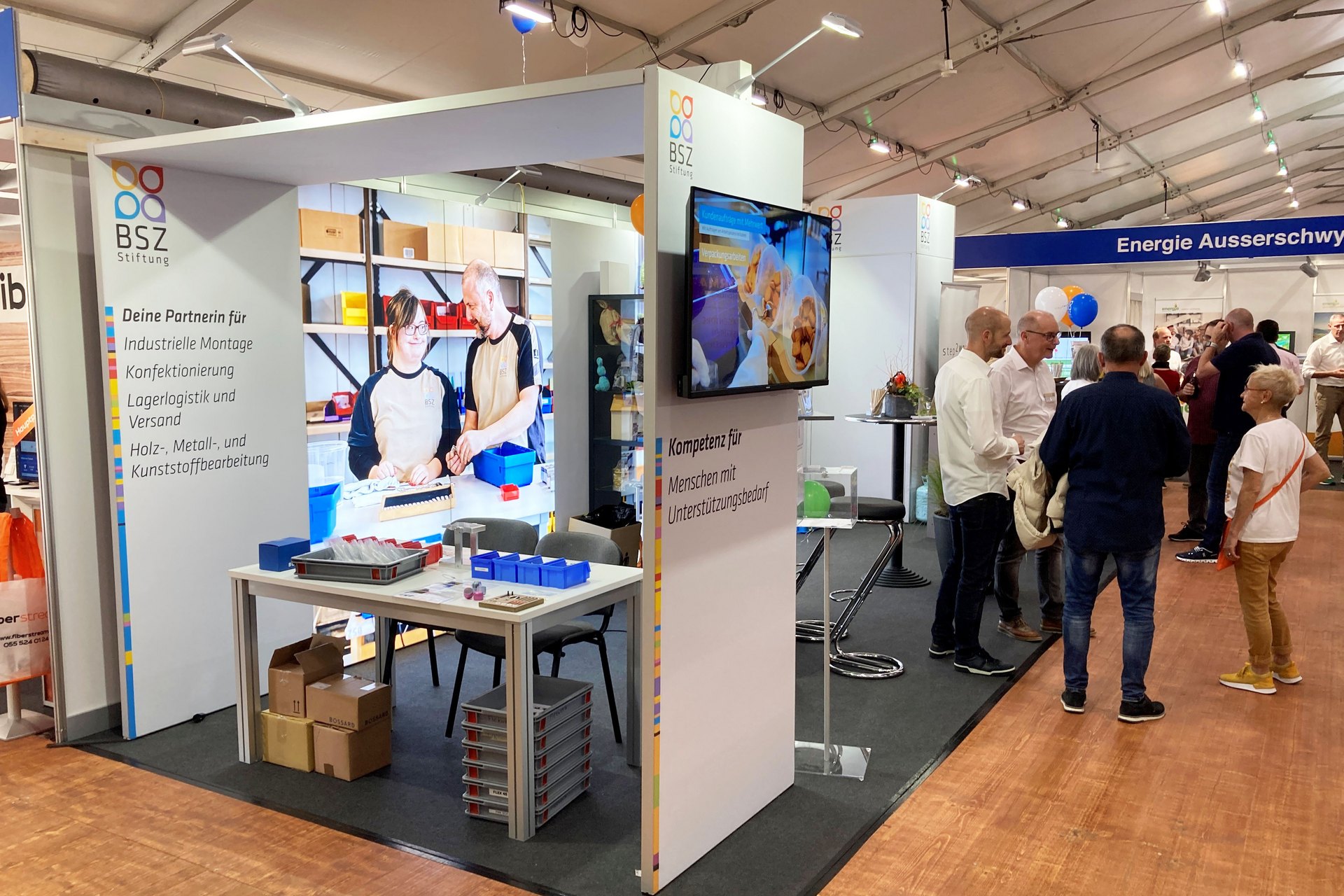 Selbst bauen. Mit dem Panoramic Messestandsytem ein einfaches Unterfangen. Perfekt um an Gewerbemessen teilzunehmen