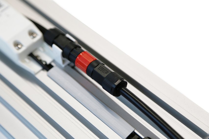 Nur ein Kabel pro 3 Meter für aus dem Rahmen direkt zur Steckdose