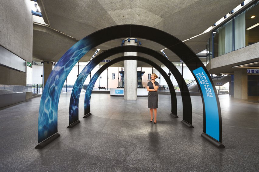 Moderne Messestand-Architektur mit Bogendesign