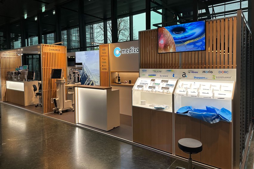 Wunderbar inszenierter Kongress Stand. Bis in letzte Detail durchdacht und minutiös umgesetzt.
