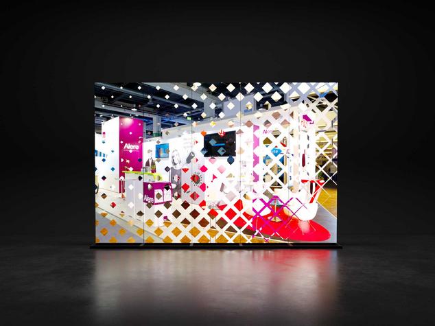 Moderner Messestand mit dynamischem Design