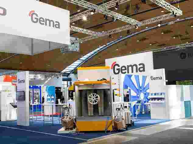 Messebau für GEMA an der Paint EXPO zusammen mit Ihrem Partner GRACO. Klare und einfache Marken-Führung im Raum. 