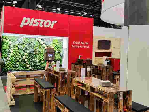 Fotowand mit Gemüse! Pistor Messestand