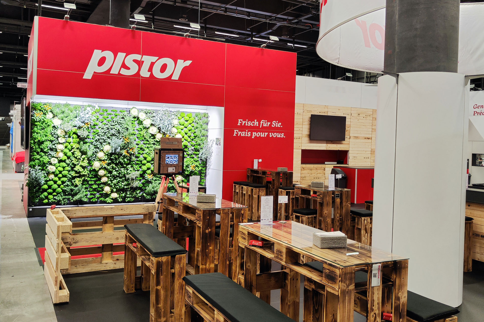 Fotowand mit Gemüse! Pistor Messestand